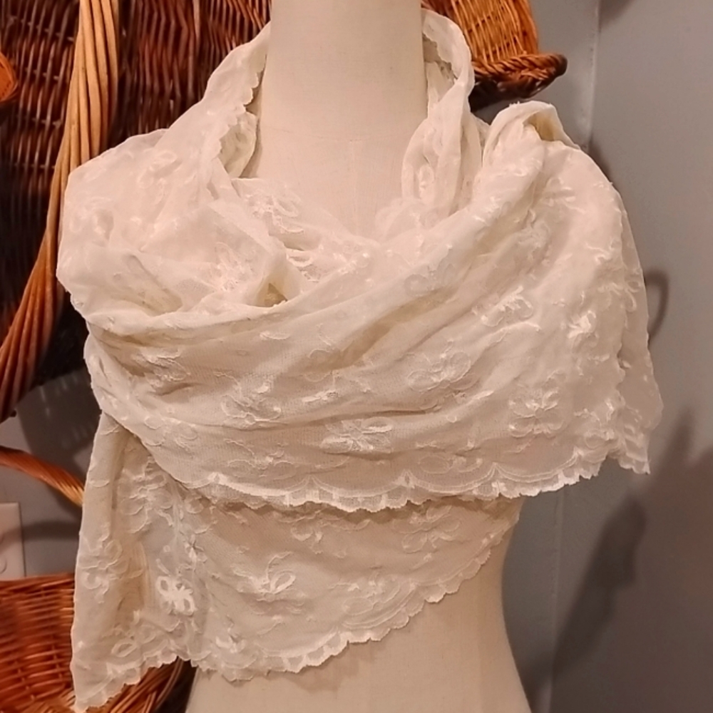Laura Ashley Vtg Lace Scarf Ivory Romantic Feminine Wedding Elegant Victorian